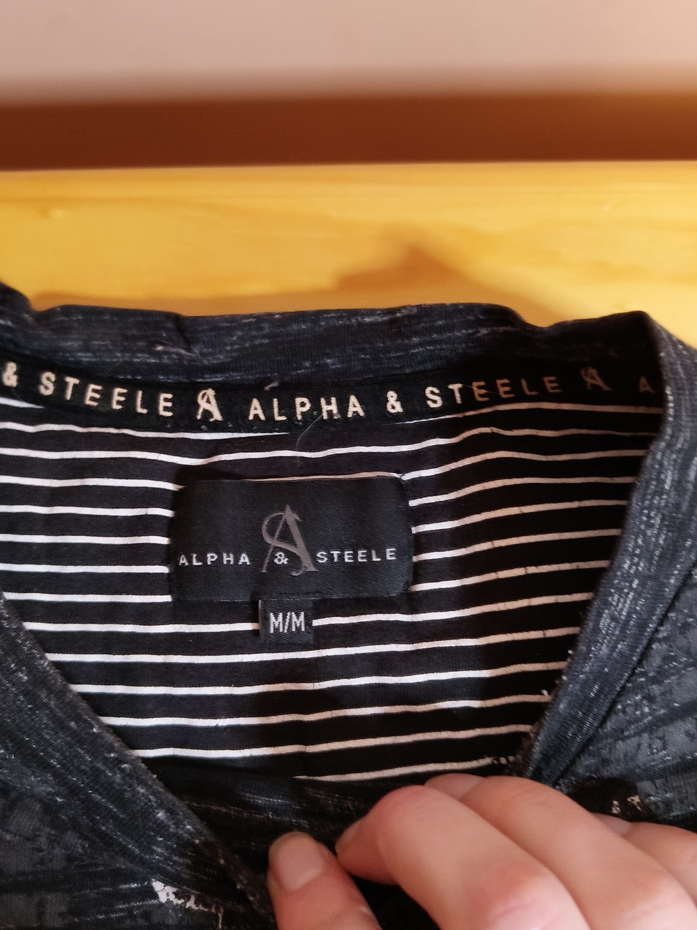 Alpha And Steele Shirt, Size M